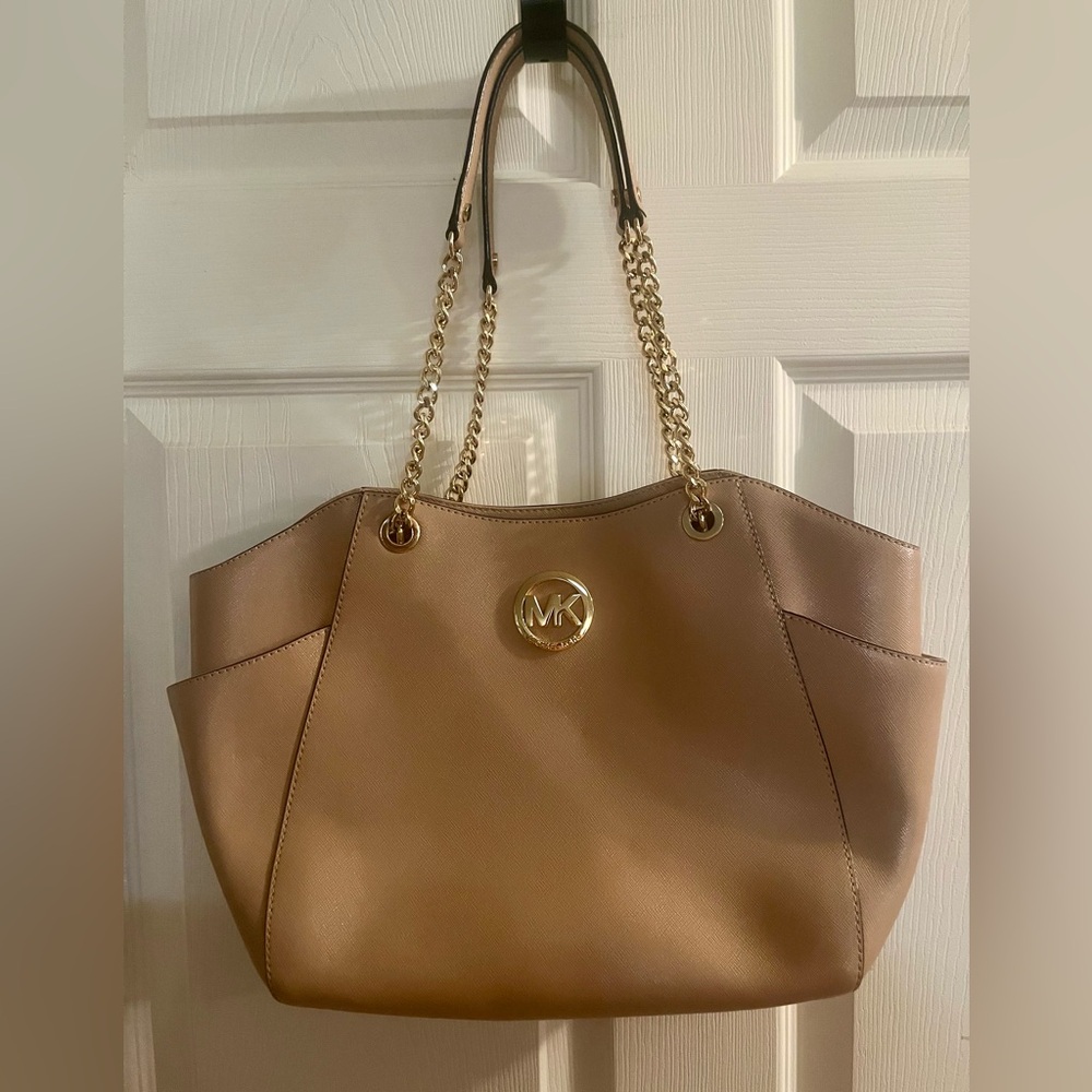 Michael Kors Jet Set Shoulder Bag